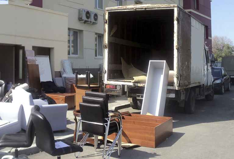 Заказ отдельной газели для транспортировки мебели : сундук, таз, кастрюли, сушлка складная для белья из Ессентуков в Россошь